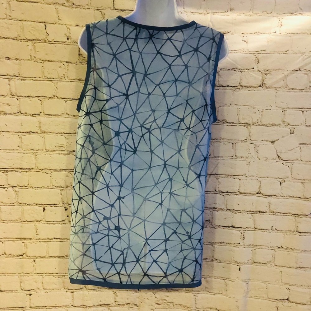 ❤️🔥VERA WANG❤️🔥Beautiful Sleeveless Top❤️🔥Measurements in Pics❤️🔥 - Picture 5 of 11